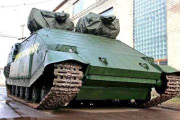 Танк-мусоровоз: как киевский броневик превратился в «машину смеха»