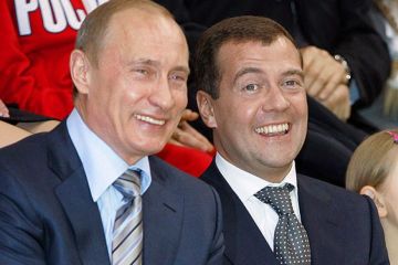 Улыбаемся и машем: Киев намерен арестовать Путина и Медведева