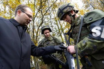 НАТО ищет в Финляндии странных зеленых человечков