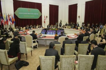 США и Китай делят Азию. Форум АСЕАН определит лидера в борьбе за регион.