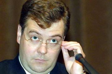 Медведеву мешает «проклятое прошлое» России