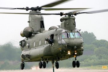 Тяжёлый военно-транспортный вертолёт Boeing CH-47 Chinook