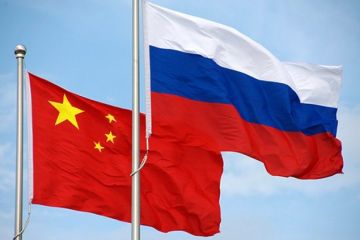 Свое или китайское? Россия ищет замену западным платежным системам
