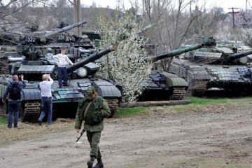 Россия демонстрирует миролюбие, вооружая украинских военных