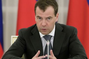 Дмитрий Медведев отменил нулевую вывозную пошлину на газ для Украины
