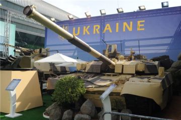 Для чего Украина разрушает военную экономику