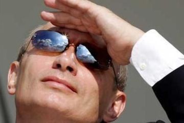 Путин держит удар
