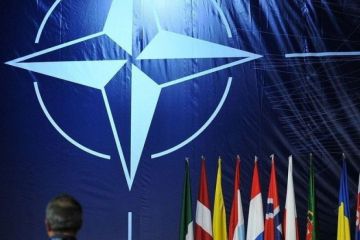 НАТО называет Россию стратегическим противником