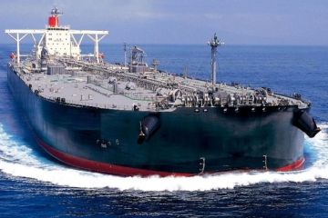 США впервые за 40 лет отправили сырую нефть на экспорт