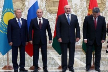 Зачем Лукашенко и Назарбаев летали в Киев?