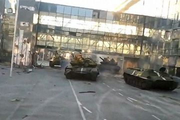 Украинских силовиков выдавливают из донецкого аэропорта