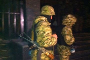 Коломойский бросил вызов Порошенко: завез автоматчиков и бронетехнику в центр Киева