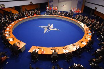 США затягивают Европу в «экономическое НАТО»