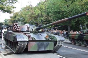 Новый этап войны: Польша начала поставки Т-72 на Украину