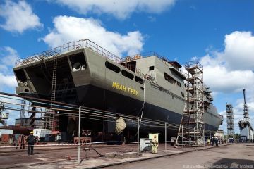 Крупнейший десантный корабль для ВМФ России заложили в Калининграде