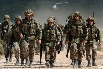 Что делают войска НАТО у границ России?