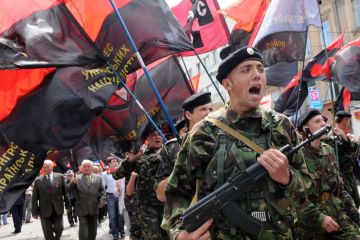 Киев назвал радикалов УНА-УНСО пособниками фашистов