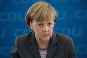 Меркель пытается свернуть Балканы с пророссийского курса