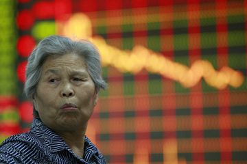 Паника на фондовом рынке Китая ведет к национализации