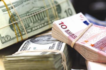 Доллар против евро: как США и Евросоюз оспаривают власть над миром