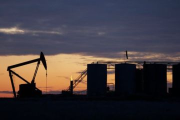 Цена на нефть Brent упала ниже 45 долларов за баррель