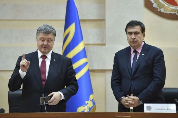 США сливают Порошенко и раскручивают Саакашвили