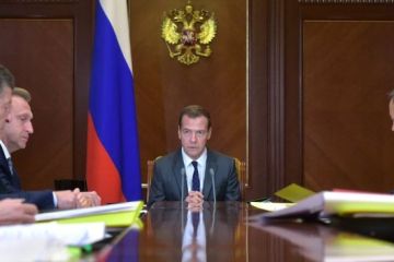 Медведев озвучил формулу новой модели роста экономики России