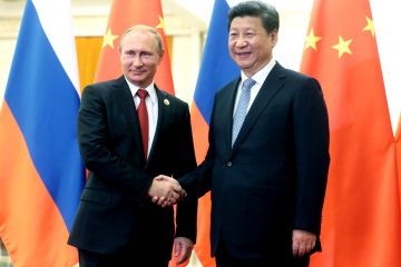 Между Россией и Китаем вбивают клин
