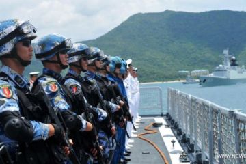 США испугались китайских «синих человечков»
