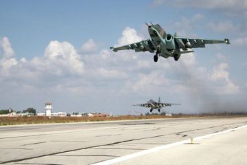 Российские летчики продолжают &quot;вырывать клыки и когти&quot; у боевиков ИГ в Сирии