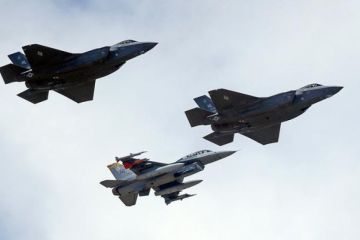 F-16 вместо F-35: истребители США сорвались в штопор