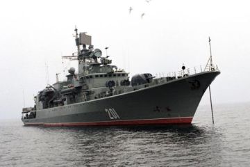Украинские адмиралы выходят на паперть