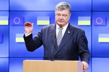 Порошенко воровство своих чиновников свалил на СССР