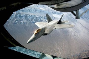 F-22, F-35 и наш Су-57 не могут прятаться, когда идет бой «стенка на стенку»