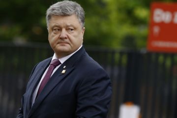 «Усилить давление на Россию»: Порошенко продлил закон об особом статусе Донбасса