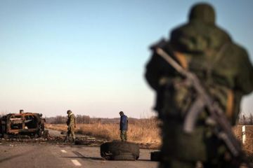 Раскрыта военная тайна: Бойцы ВСУ вооружают ополченцев Донбасса