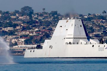 Американский "корабль-мечта" Zumwalt превратился в чемодан без ручки