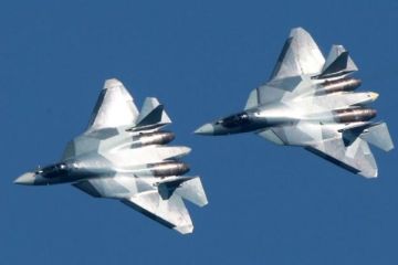 Су-57 в небе Сирии: F-22 спасаются бегством