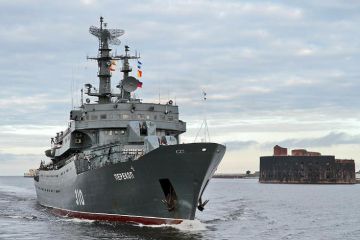 Корабли ВМФ России в Азовском море напугали Киев