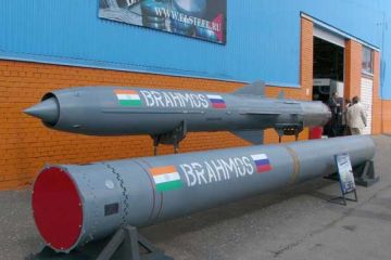 Индия провела испытание высокоточной ракеты "БраМос"
