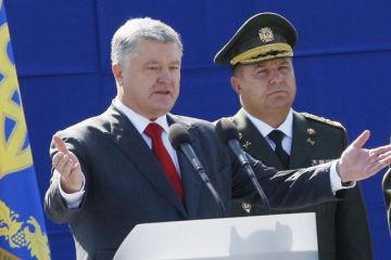 Старье и муляжи: Чем запомнится военный парад Порошенко