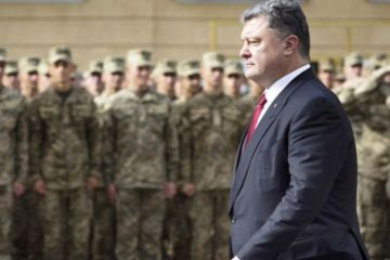 В режиме военного времени: Порошенко устроил очередной госпереворот