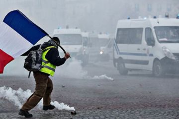 Майдан в Париже: Трамп ставит Франции условия, но все ищут "след Кремля"