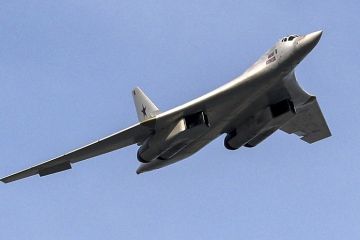 Для чего Россия отправила Ту-160 в Венесуэлу