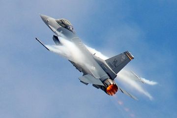США "прокачают" F-16 для боев с Су-35