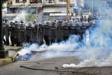 В Венесуэле группа военных устроила мятеж