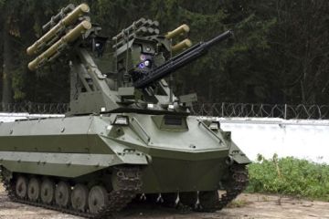 Боевой робот "Уран-9" приняли на вооружение российской армии