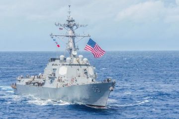 Reuters: два корабля ВМС США прошли через зону, которую Китай считает своими водами