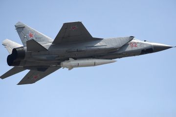 МиГ-31 с ракетами "Кинжал" выполнили более 380 полетов над Черным и Каспийским морями