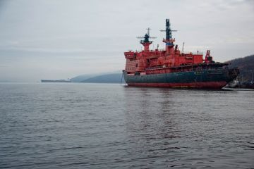 Иностранные военные корабли обяжут уведомлять Россию о проходе по Севморпути